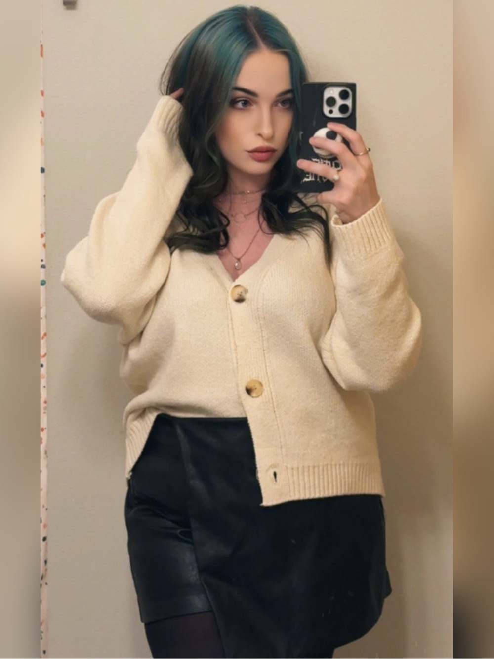 Meet your Posher, Adrianne